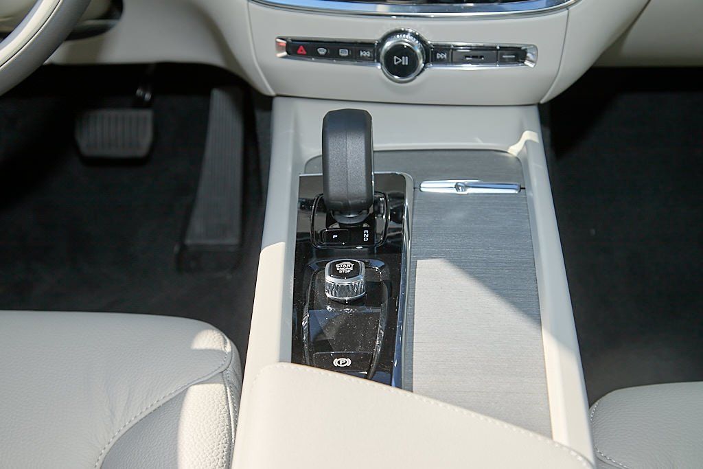 2026 VOLVO V60CC - Image 26