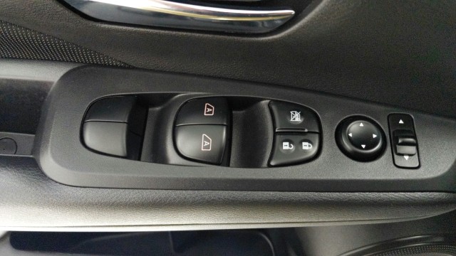 Used 2024 WHITE Nissan SV image 22