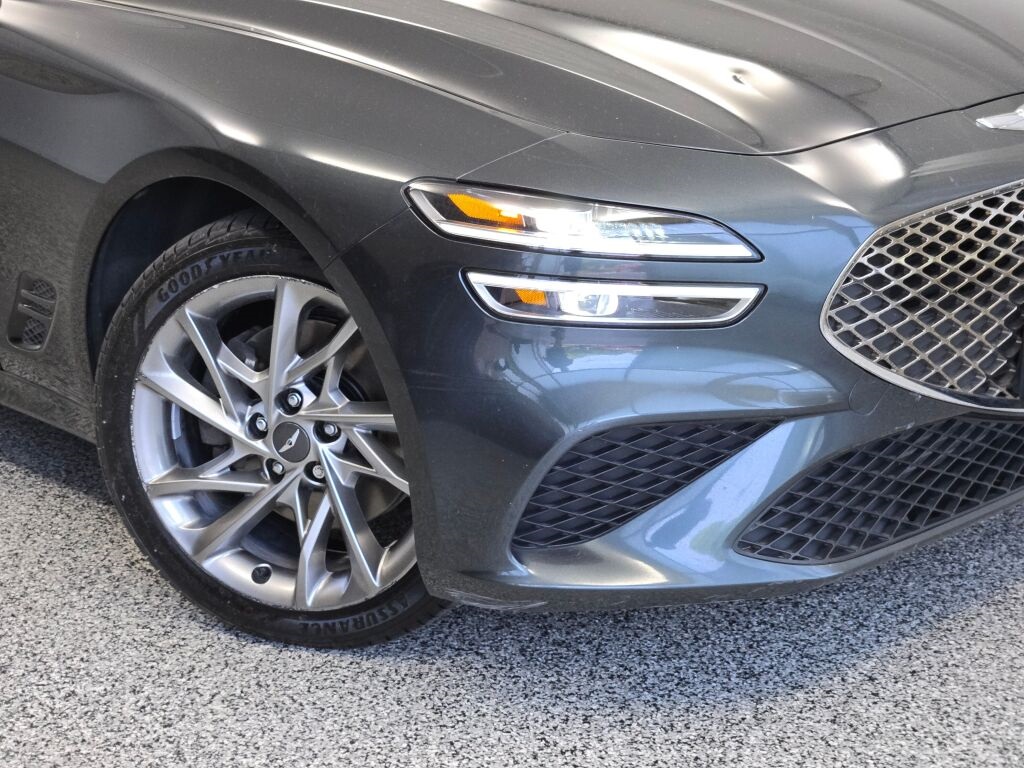2022 Genesis G70 2.0T photo 2