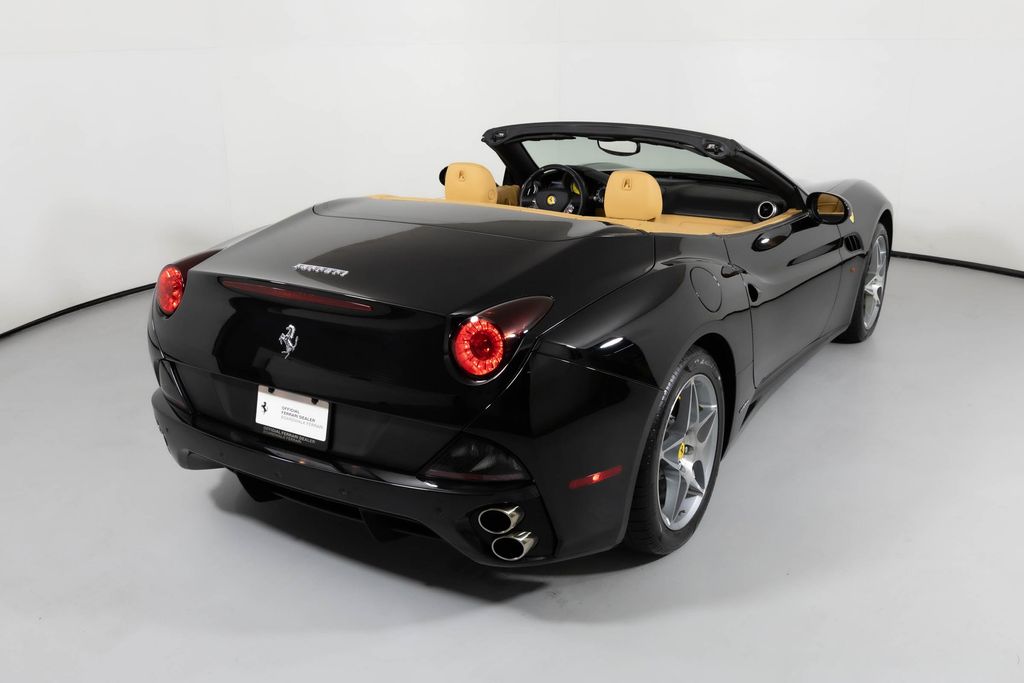 2011 Ferrari California Base photo 2