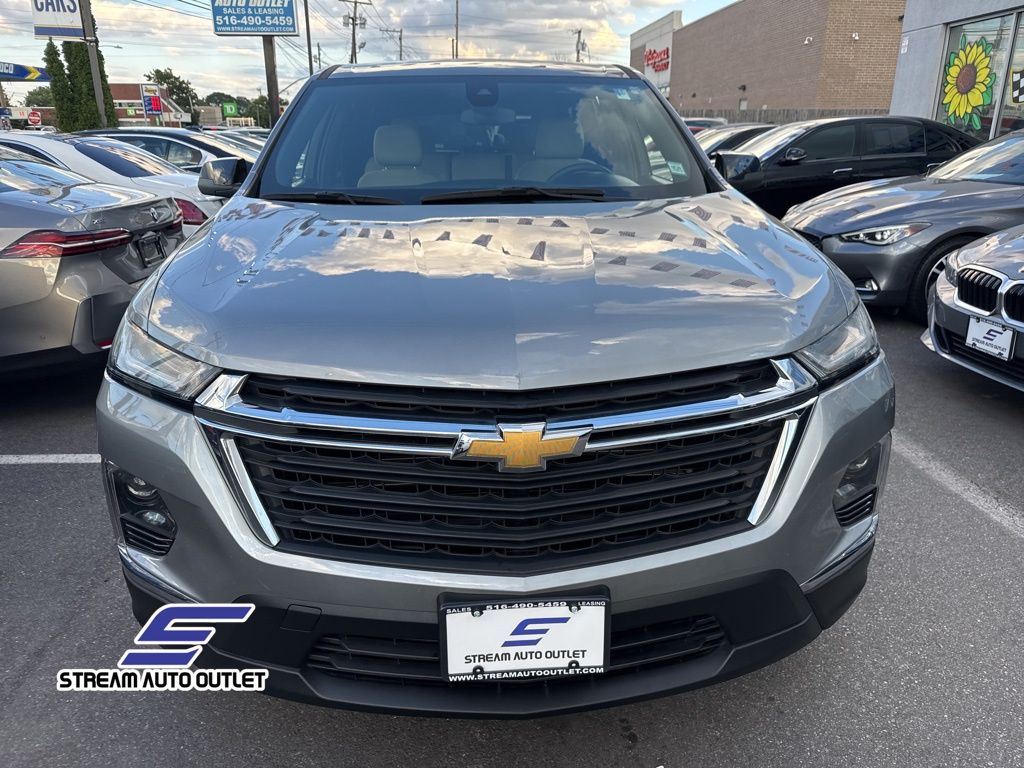 2023 Chevrolet Traverse LS photo 3