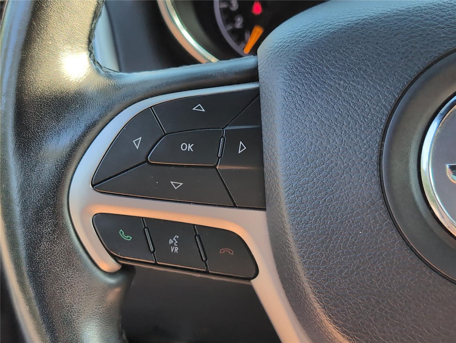 2020 Jeep Grand Cherokee Altitude photo 17