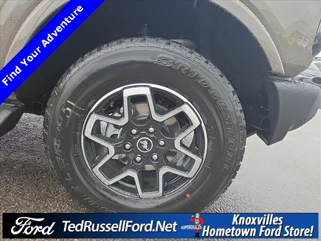 2025 Ford Bronco Outer Banks photo 3