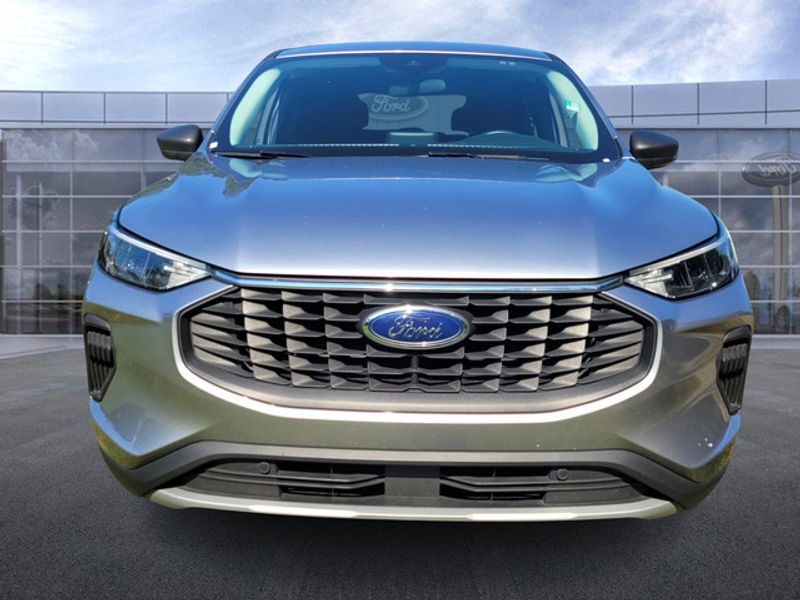 2024 Ford Escape Active photo 2