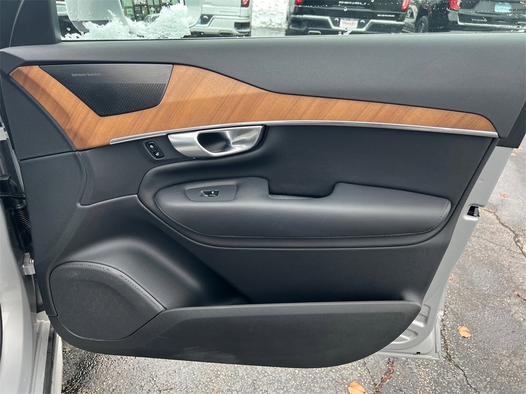 2023 VOLVO XC90 - Image 33