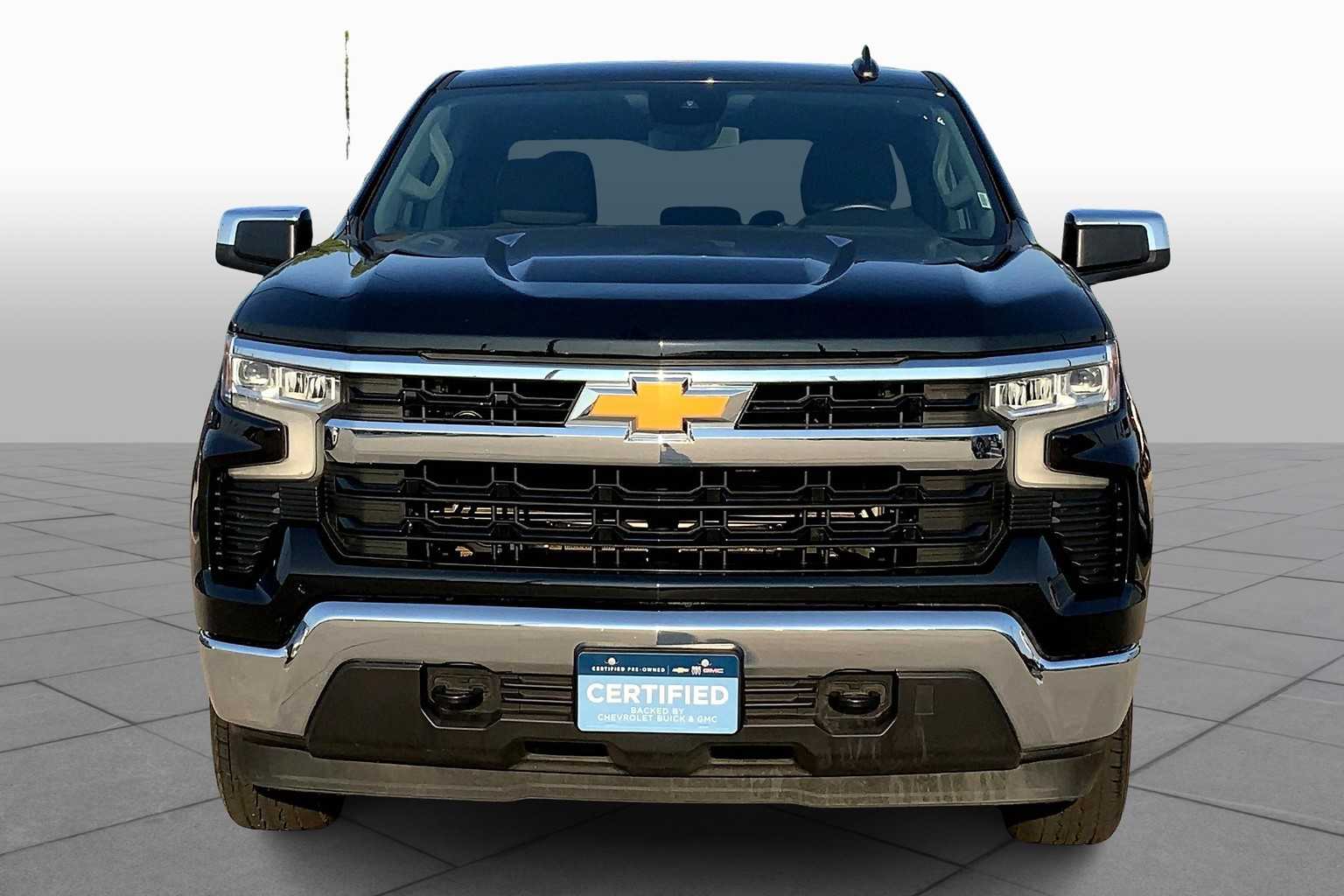 2024 Chevrolet Silverado 1500 LT photo 3