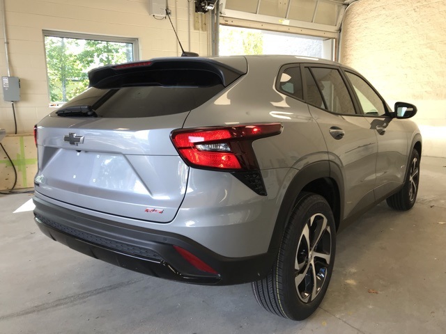 2024 Chevrolet Trax photo 3