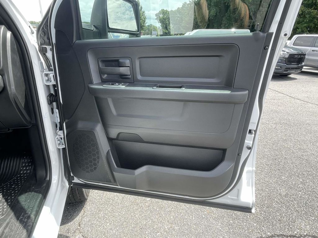 2026 Ram 2500 Tradesman photo 15