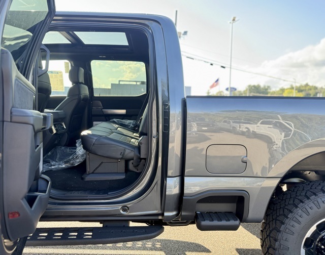 2026 Ford F-350 photo 32