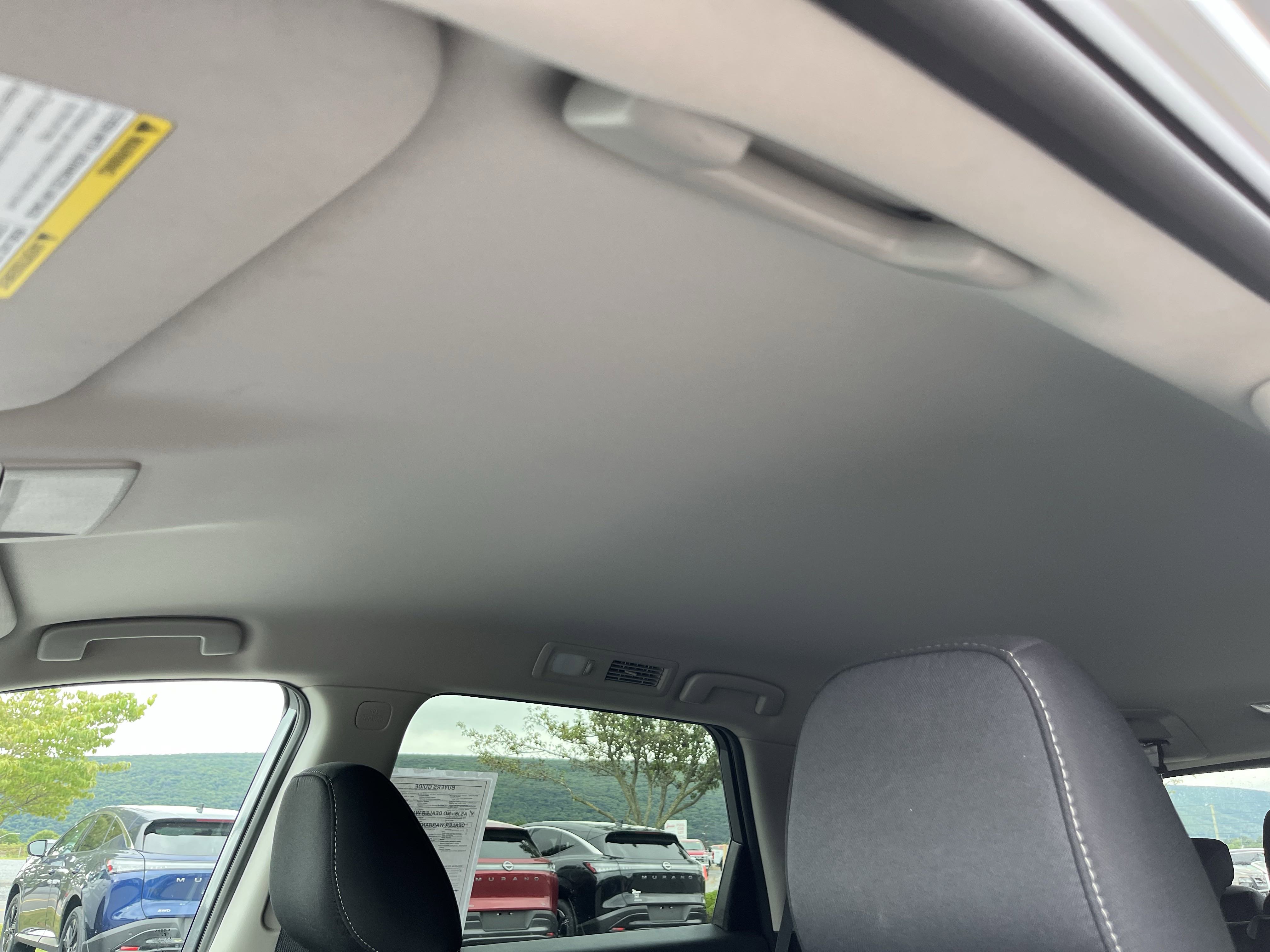 2024 Nissan Pathfinder S photo 4
