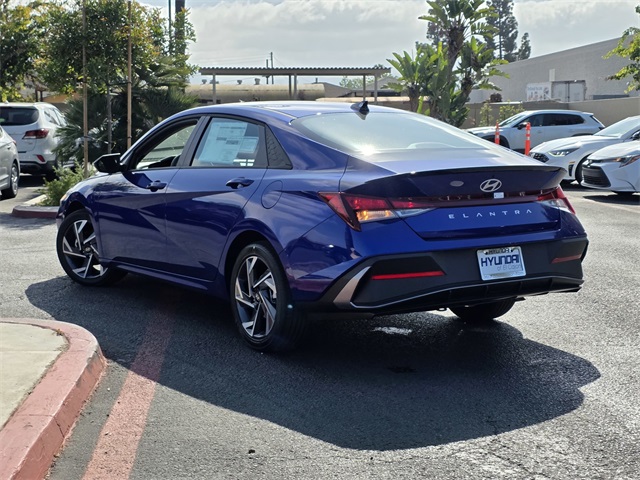 2025 Hyundai Elantra SEL Sport photo 4