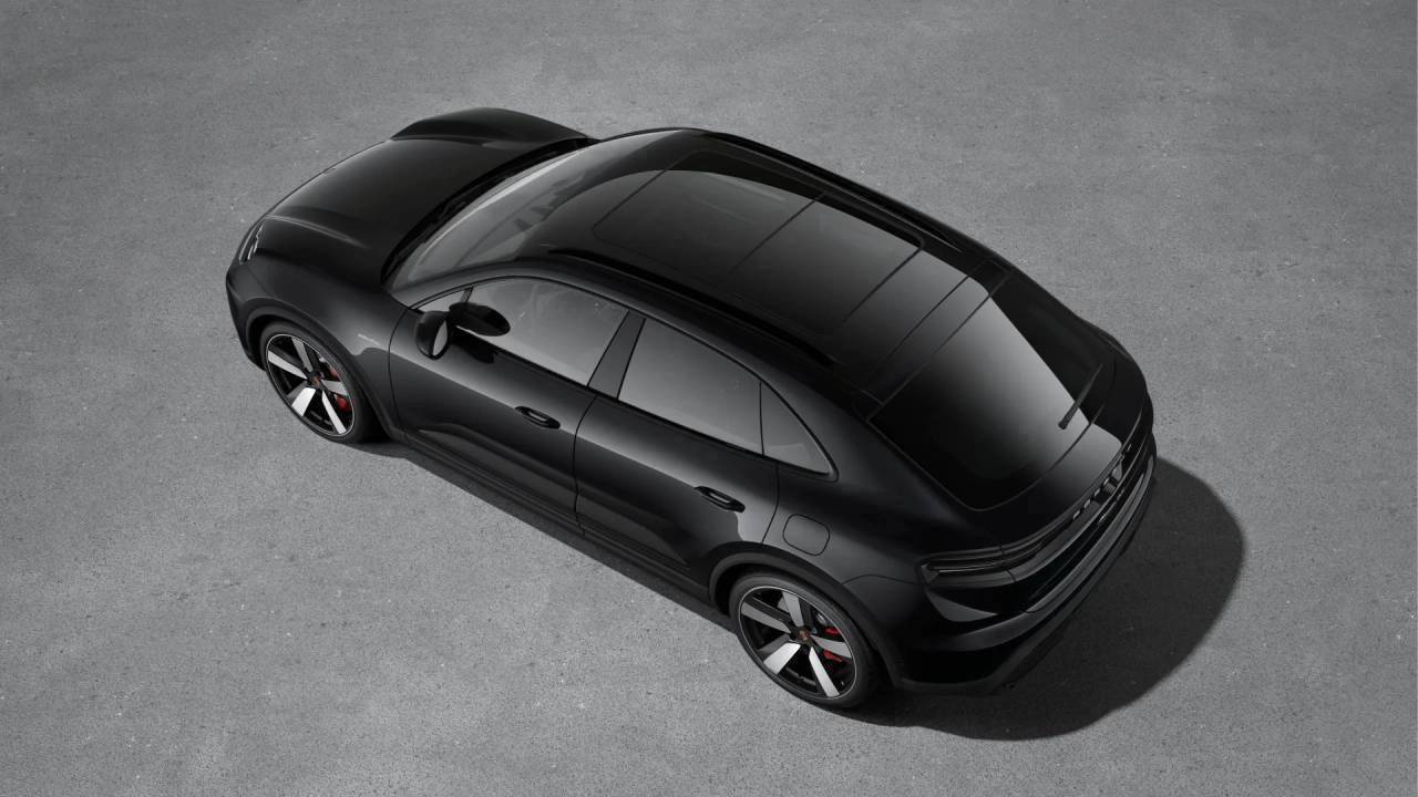 2025 Porsche Macan Electric photo 4