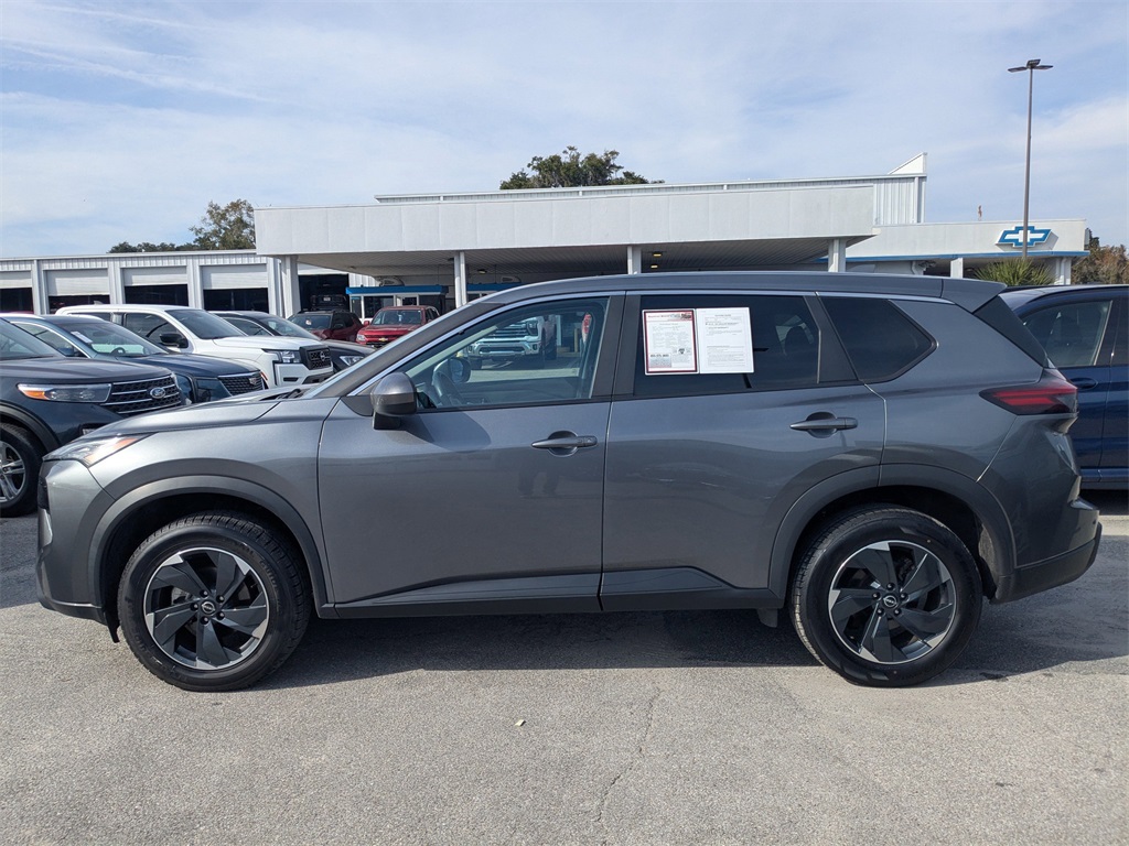 2024 Nissan Rogue SV photo 4