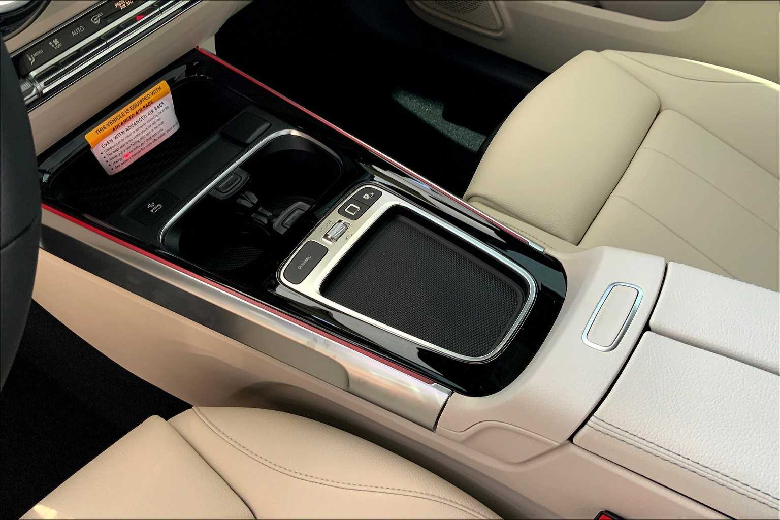2025 Mercedes Benz GLB 250 photo 11