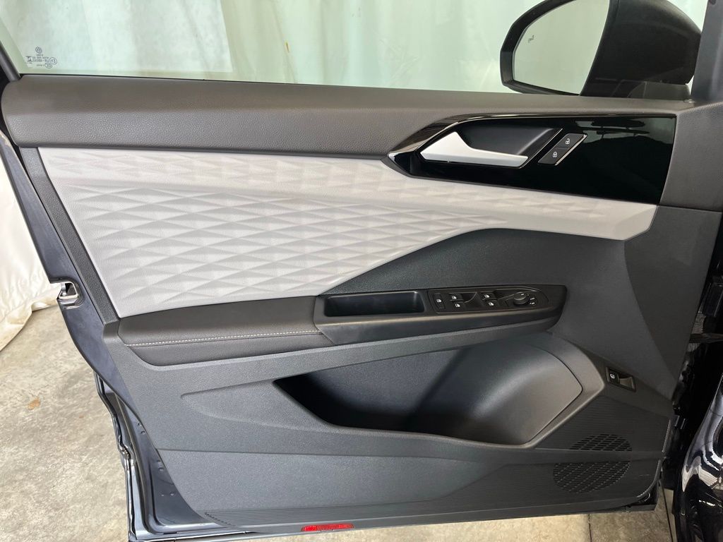 2024 Volkswagen Taos S photo 9