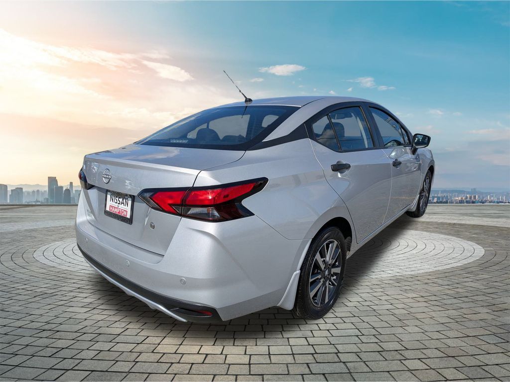 2025 Nissan Versa S photo 3
