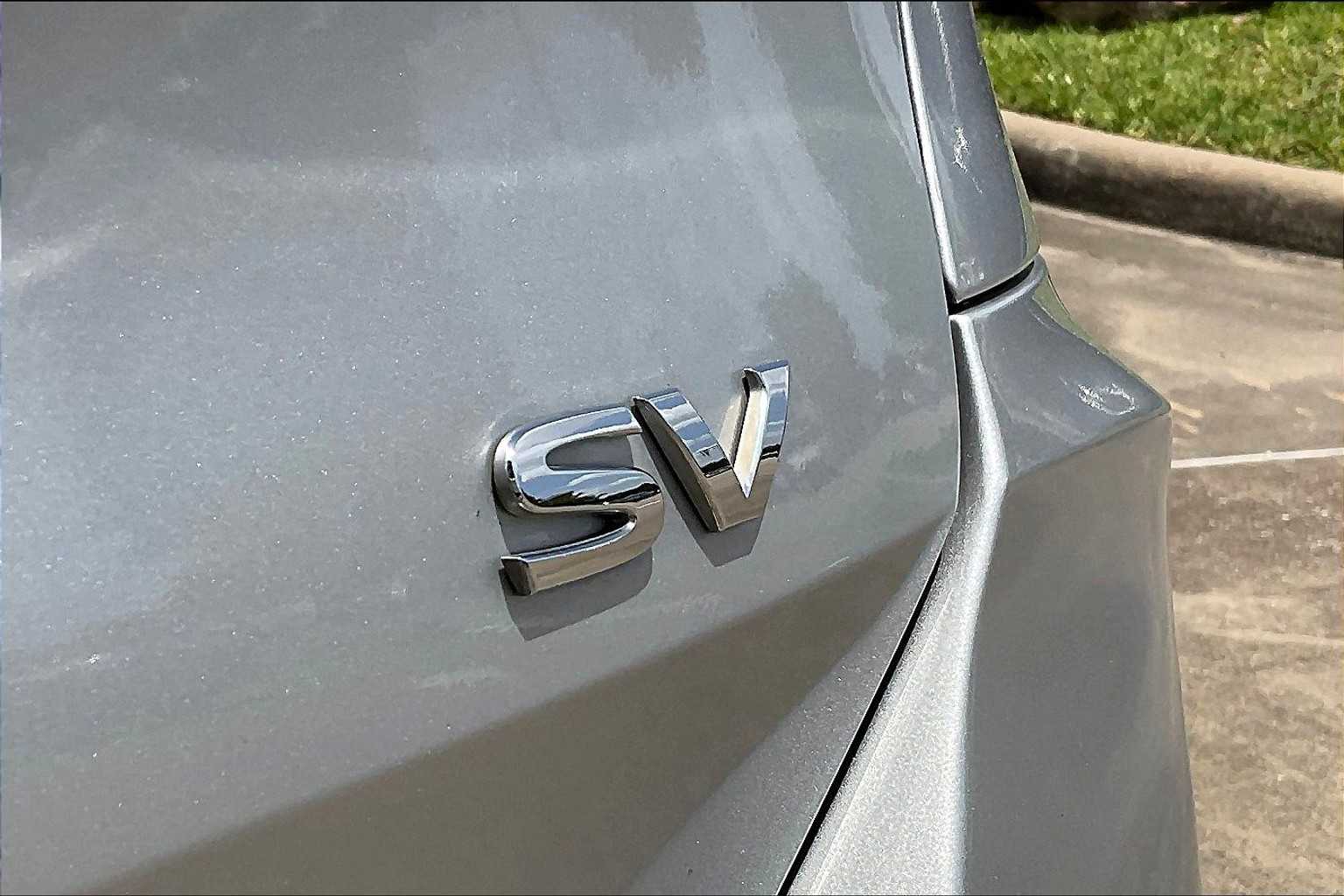 2019 Nissan Rogue SV photo 8