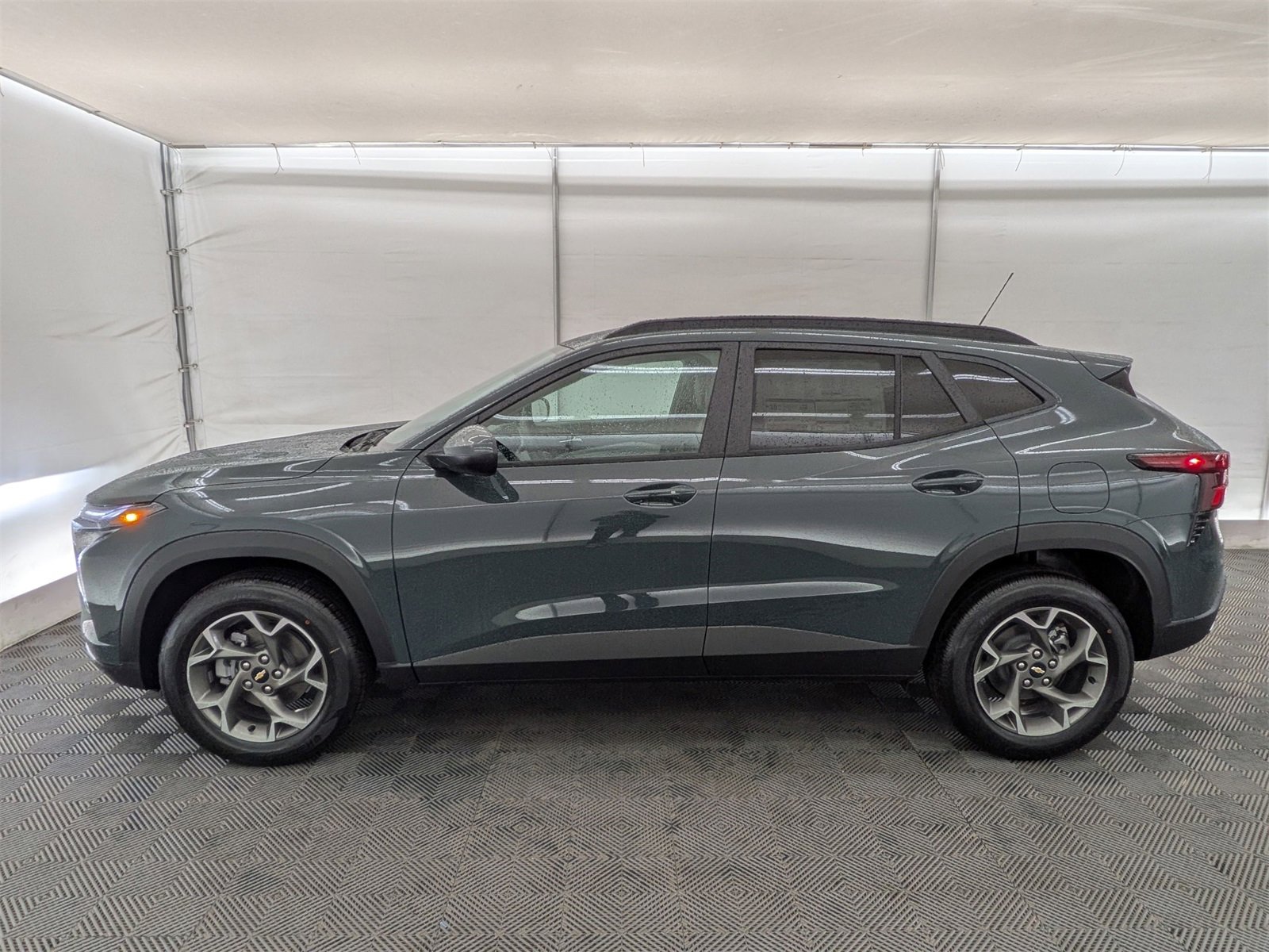 2026 Chevrolet Trax LT photo 3