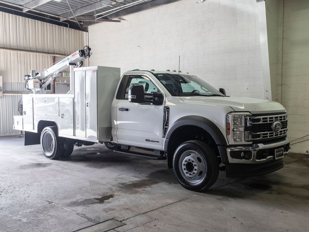 2024 Ford F-550 photo 6