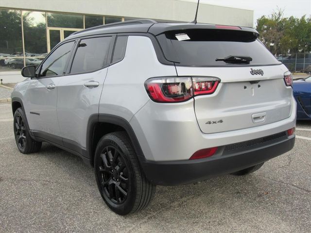 2024 Jeep Compass Latitude photo 3