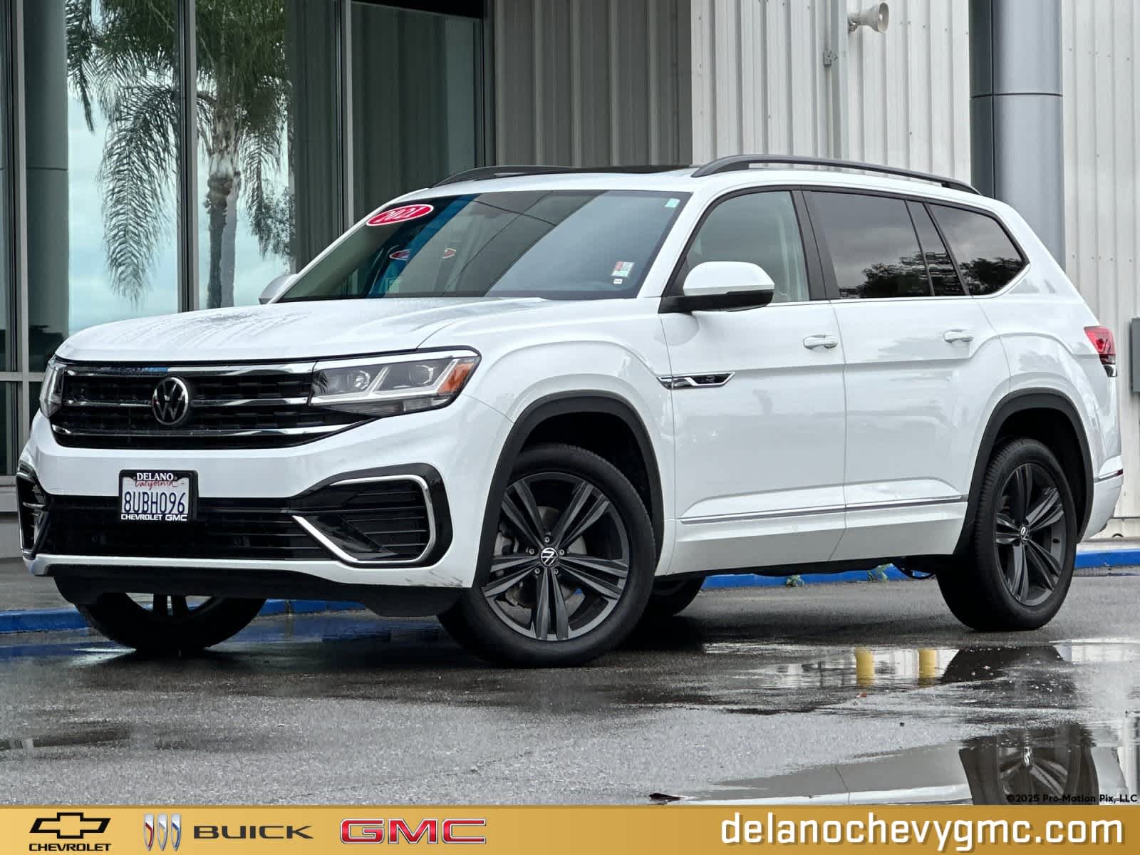 2021 Volkswagen Atlas SE w/Tech R-Line's photo
