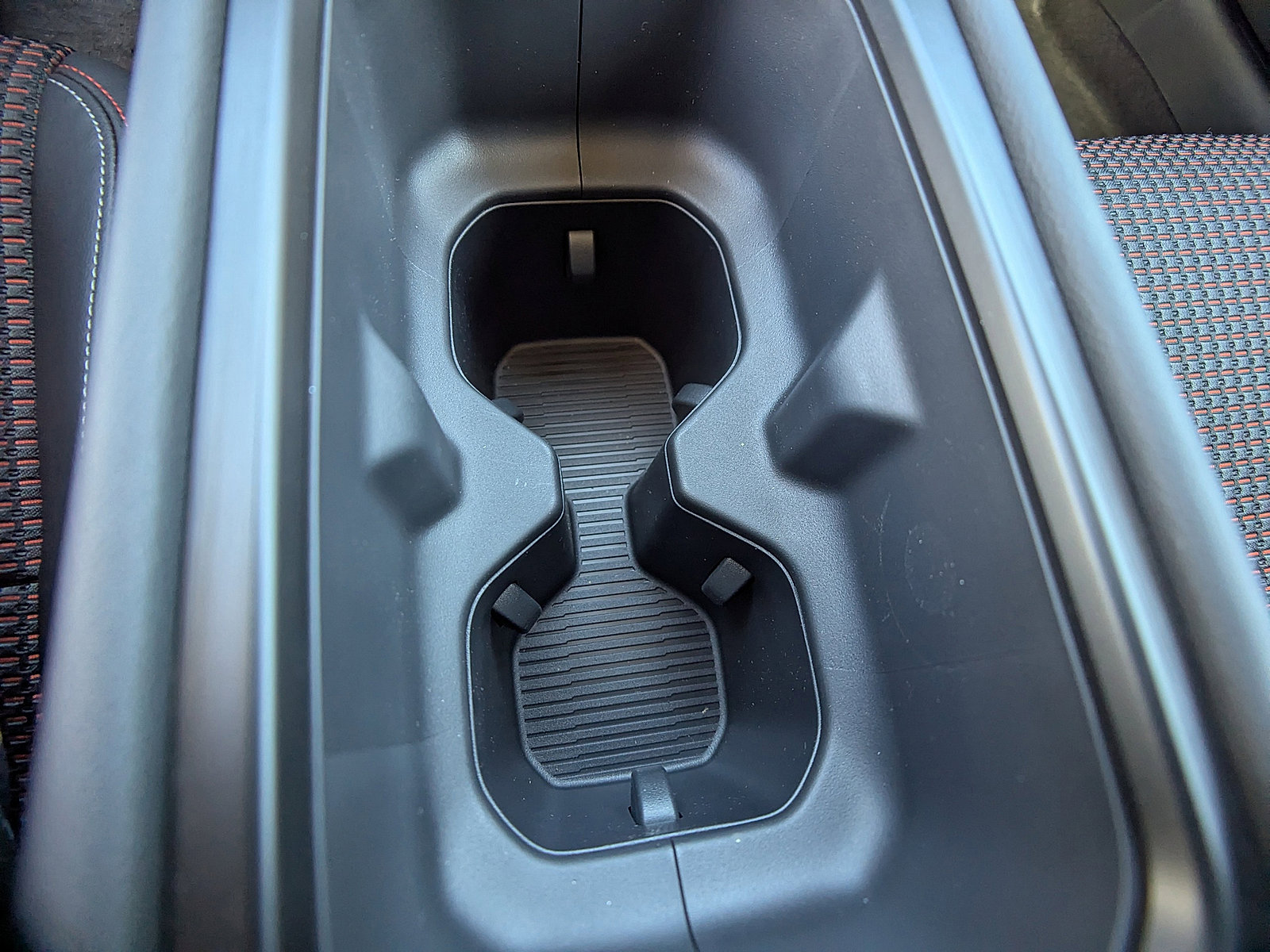 2025 Nissan Kicks SR photo 11