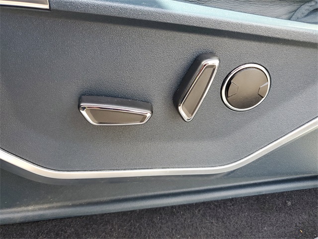 2023 Ford F-150 Limited photo 13