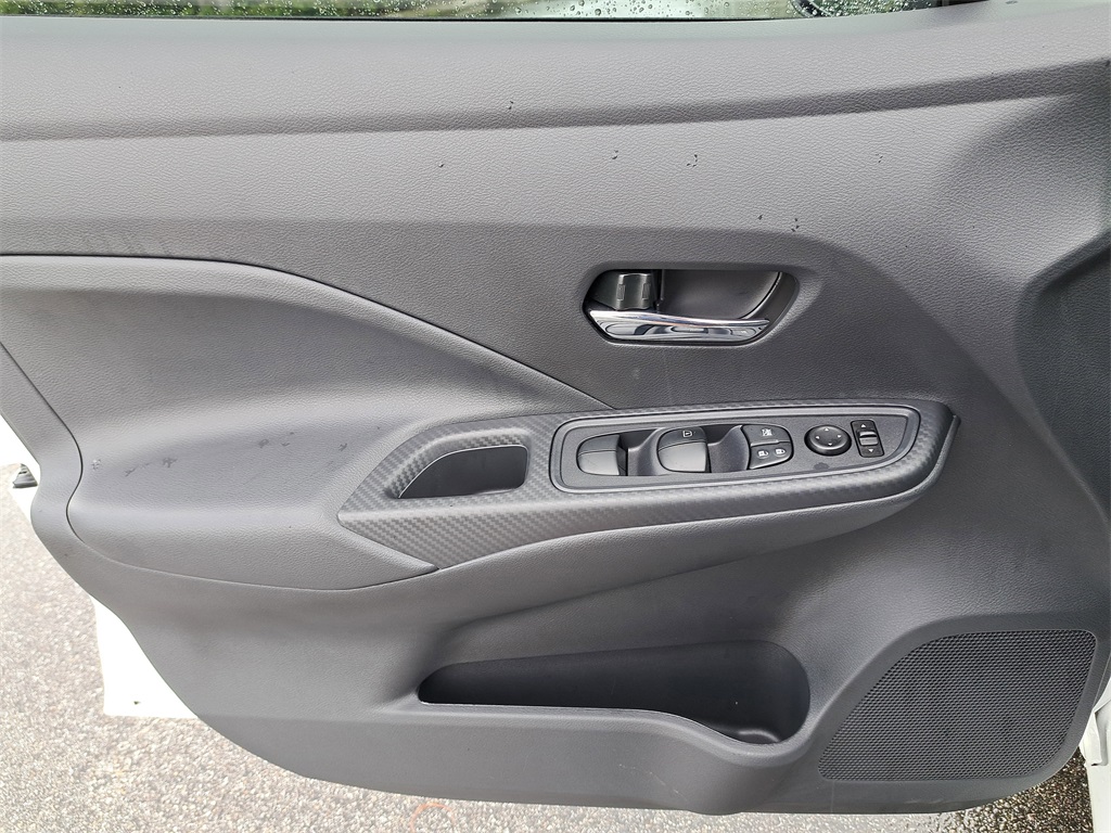 2025 Nissan Versa 1.6 SV photo 19