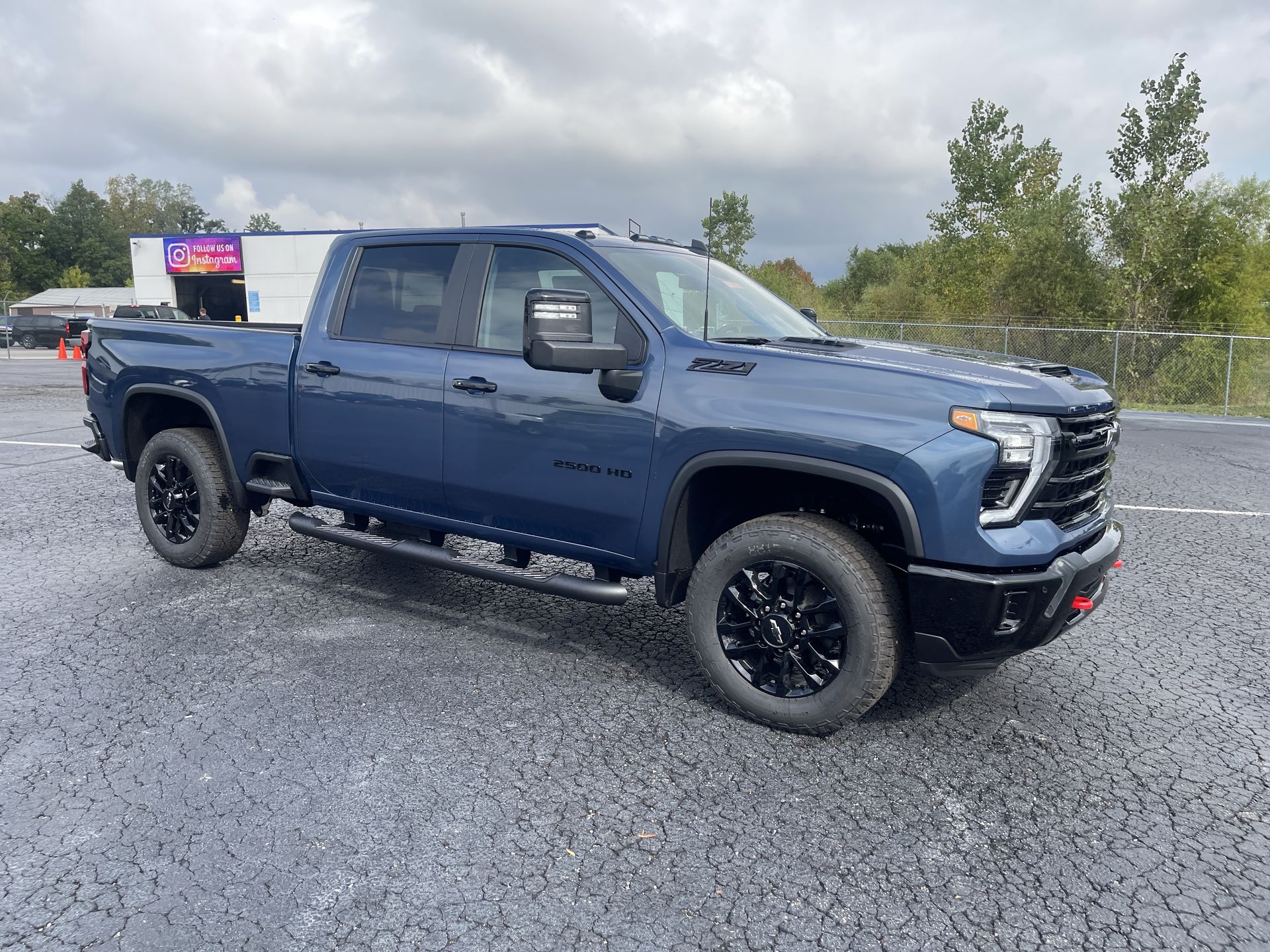 2026 Chevrolet Silverado 2500HD LT photo 2