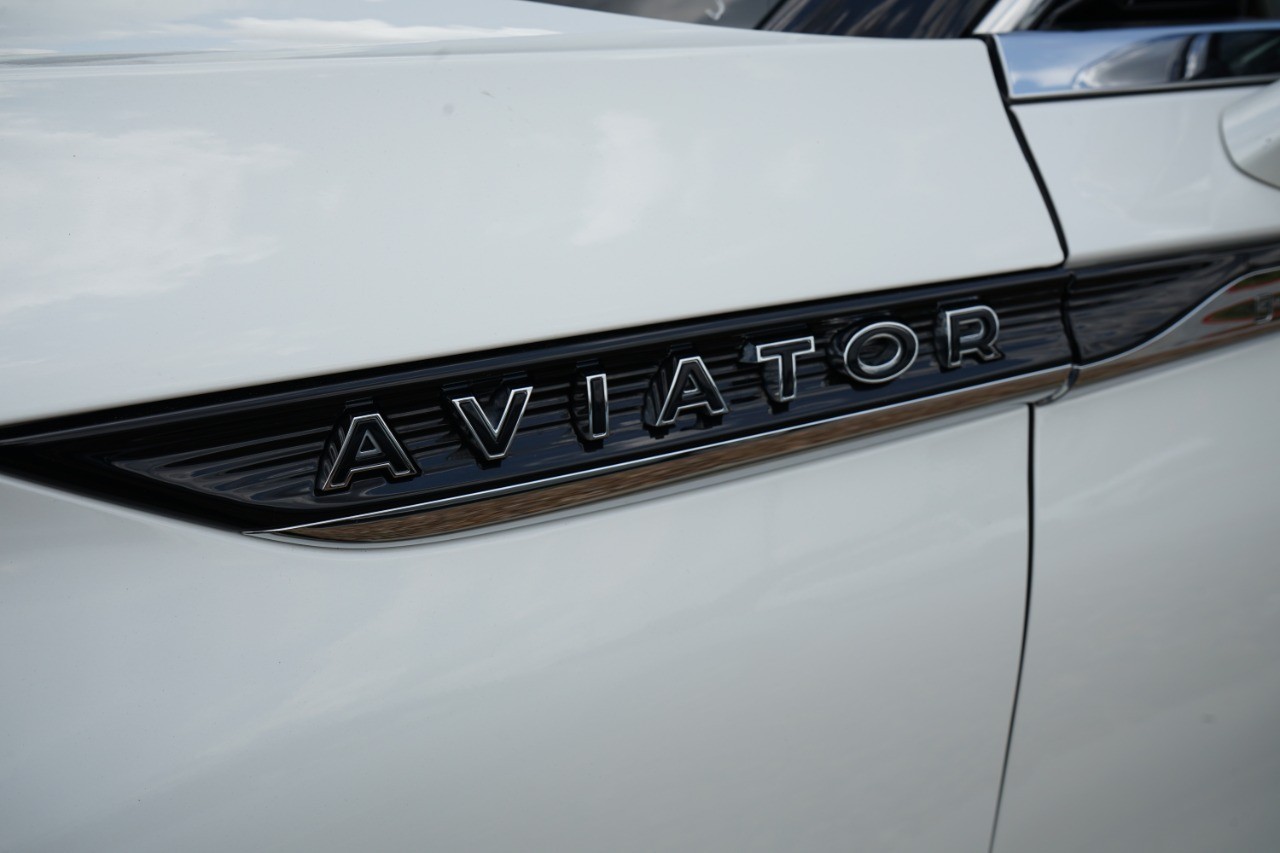 2022 Lincoln Aviator Black Label photo 12