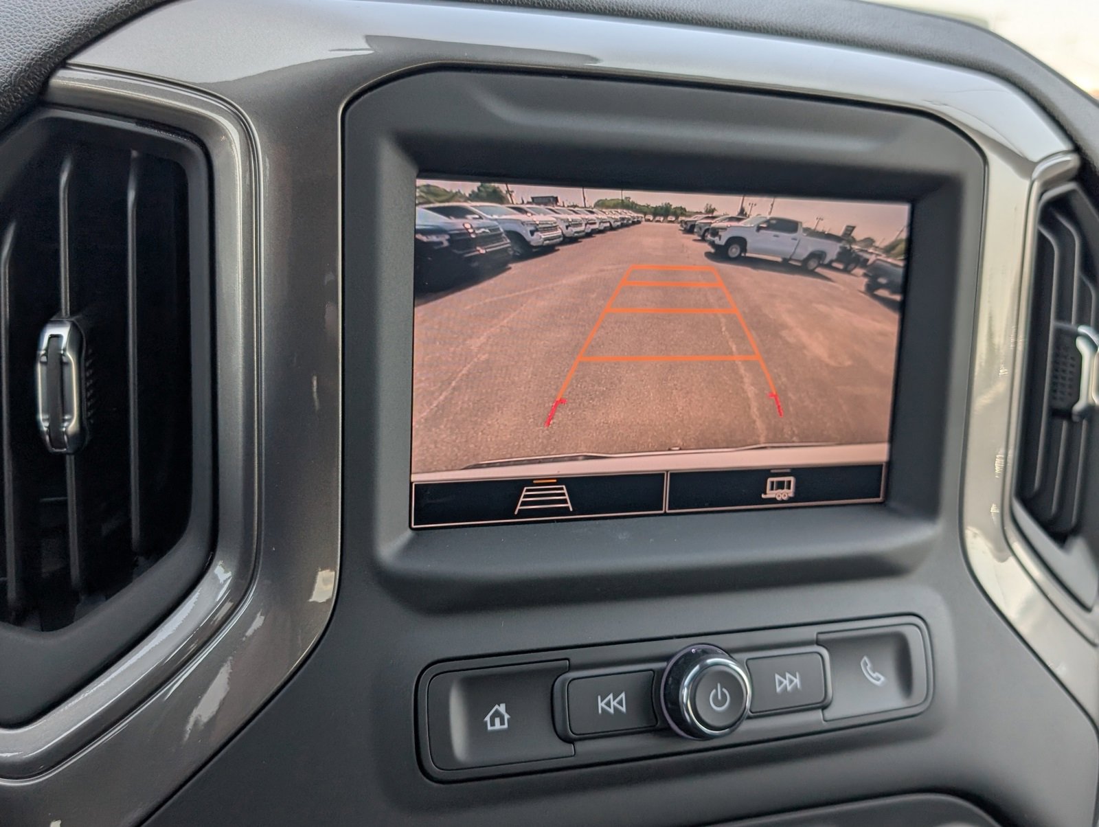 2025 Chevrolet Silverado 1500 Custom photo 9