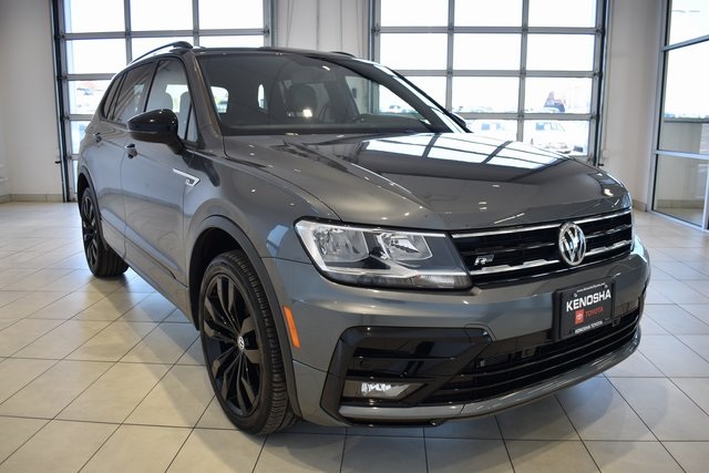 2021 Volkswagen Tiguan SE R-LINE BLACK's photo