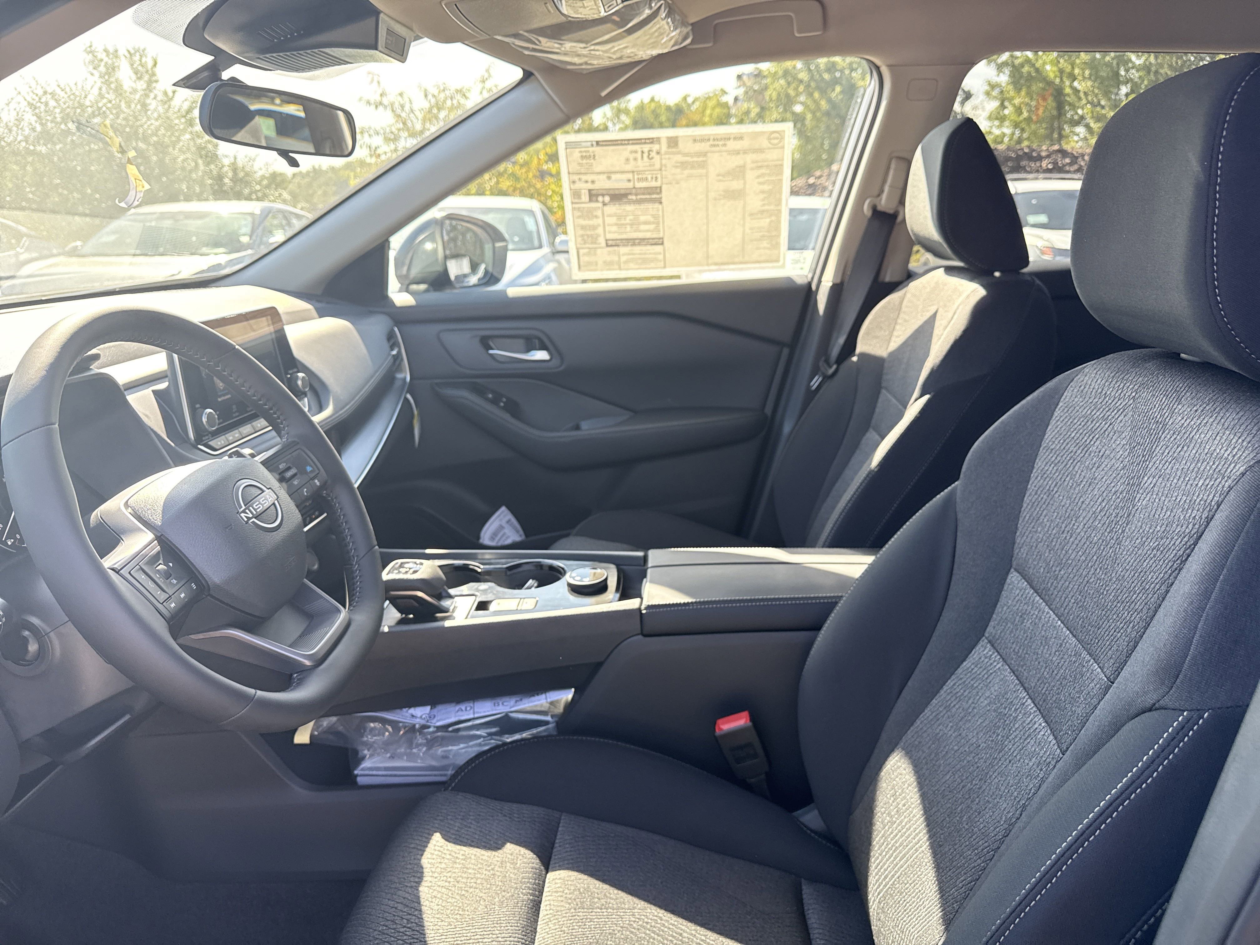 2026 Nissan Rogue SV photo 2