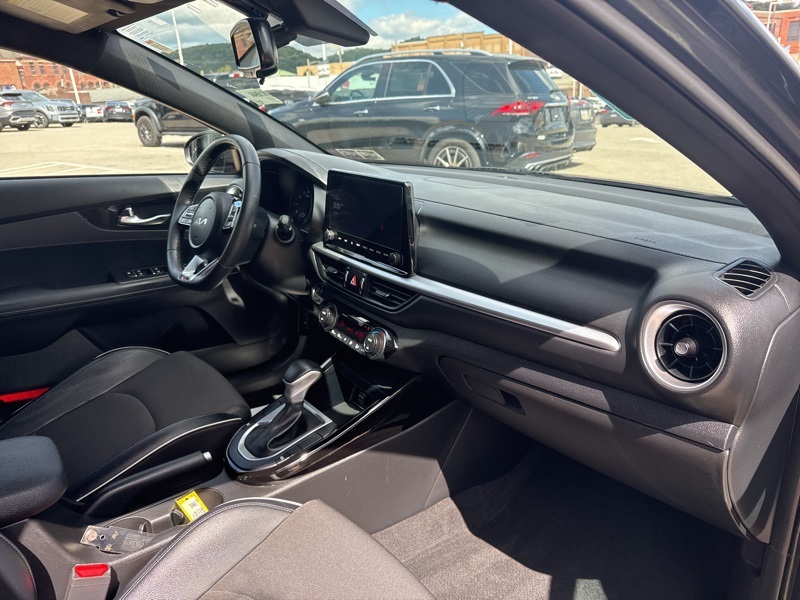 2023 Kia Forte GT-Line photo 13