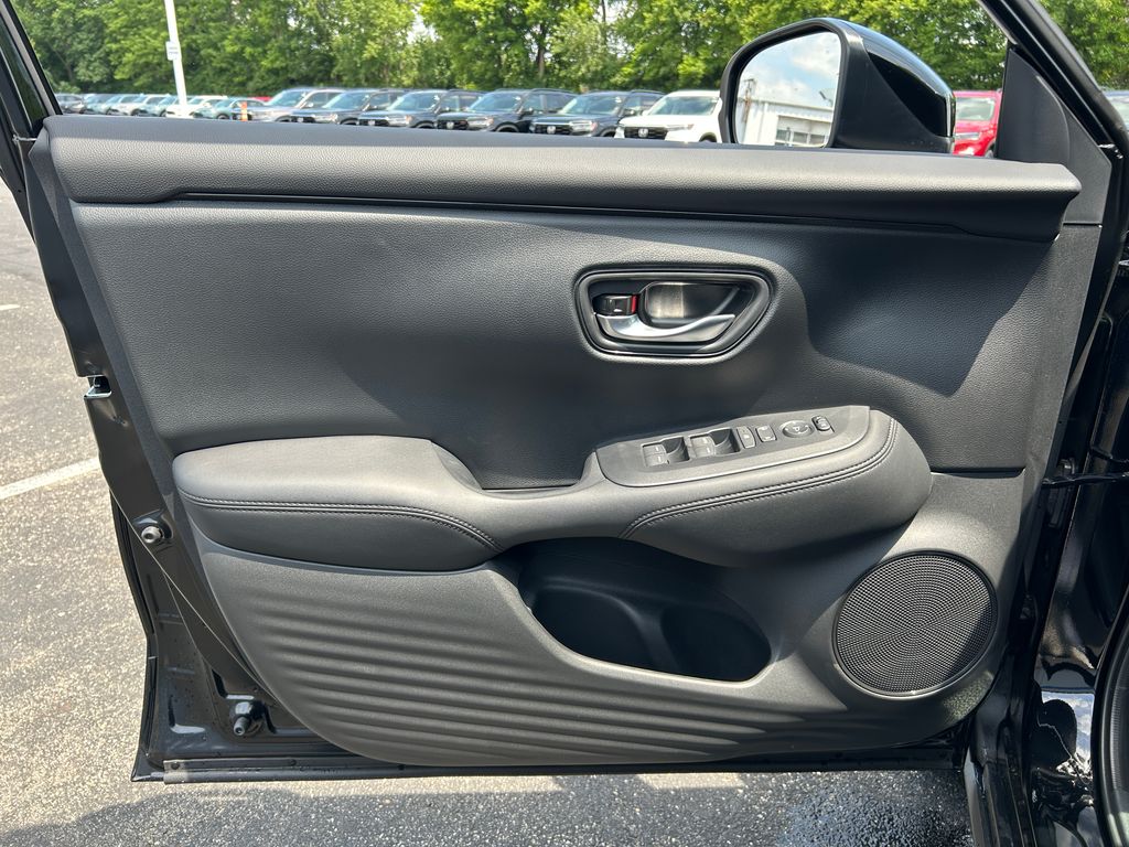 2026 Honda HR-V LX photo 15