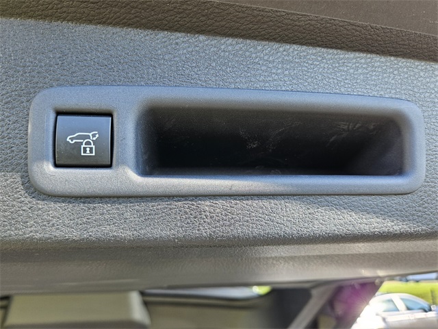 2025 Toyota Sienna XLE photo 13