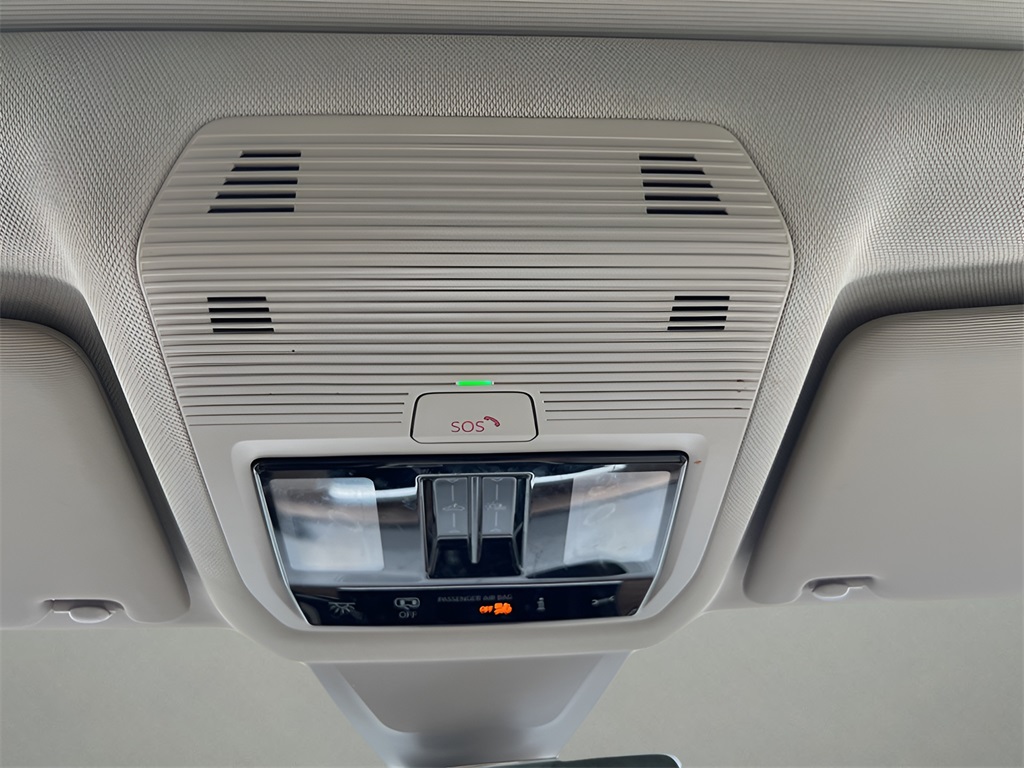 2024 Volkswagen Atlas SE Technology photo 30