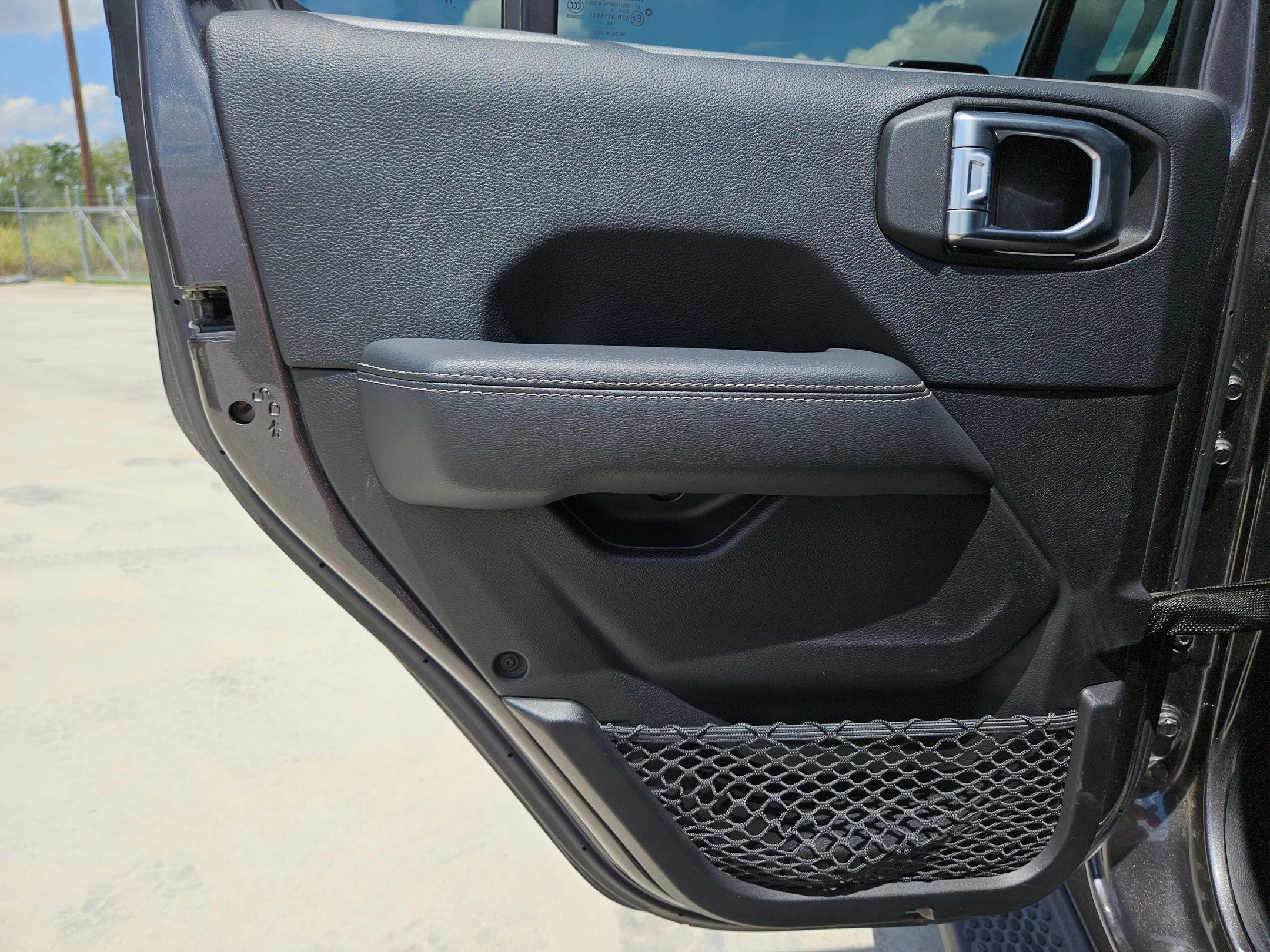 2018 Jeep Wrangler Unlimited Sahara photo 14