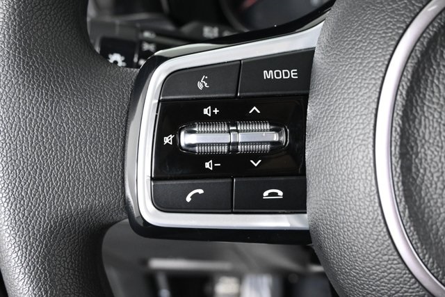 2023 Kia Sorento LX photo 18