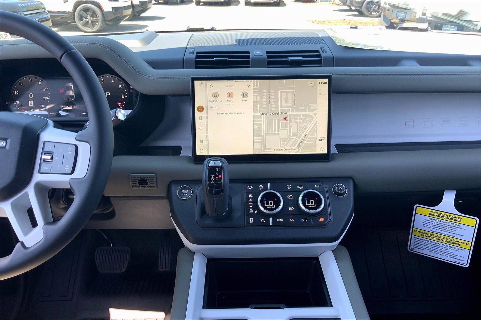 2025 Land Rover Defender 110 X-Dynamic SE photo 6
