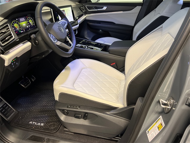 2026 Volkswagen Atlas Cross Sport SEL Premium R-Line photo 7