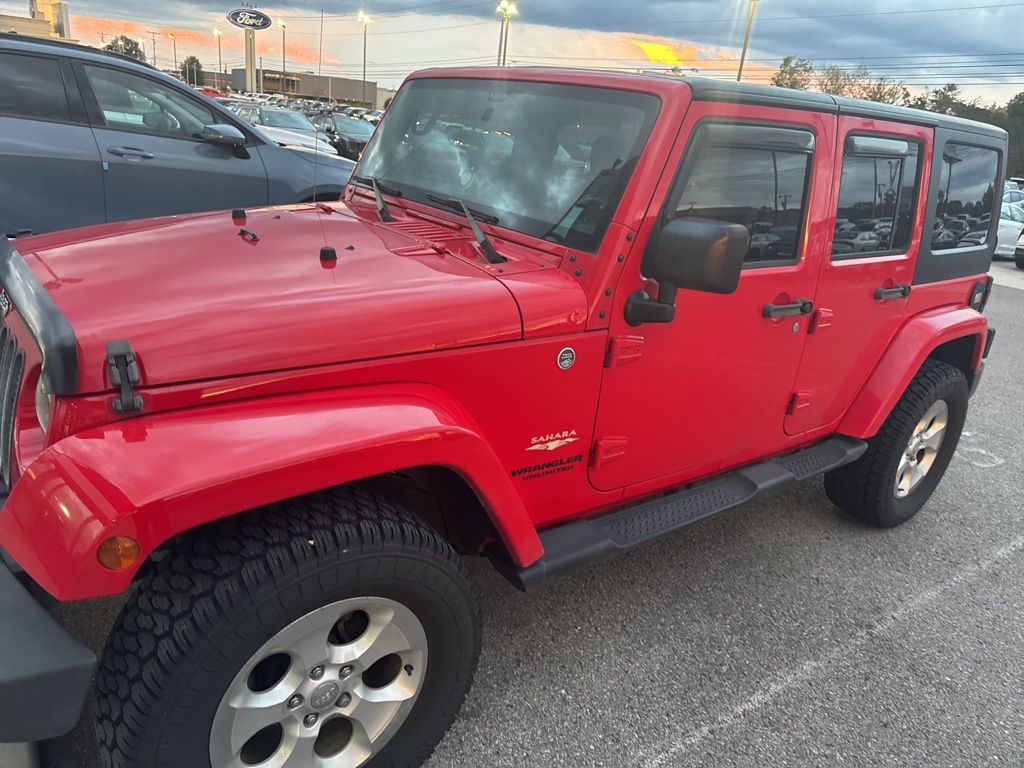 2015 Jeep Wrangler Unlimited Sahara photo 2