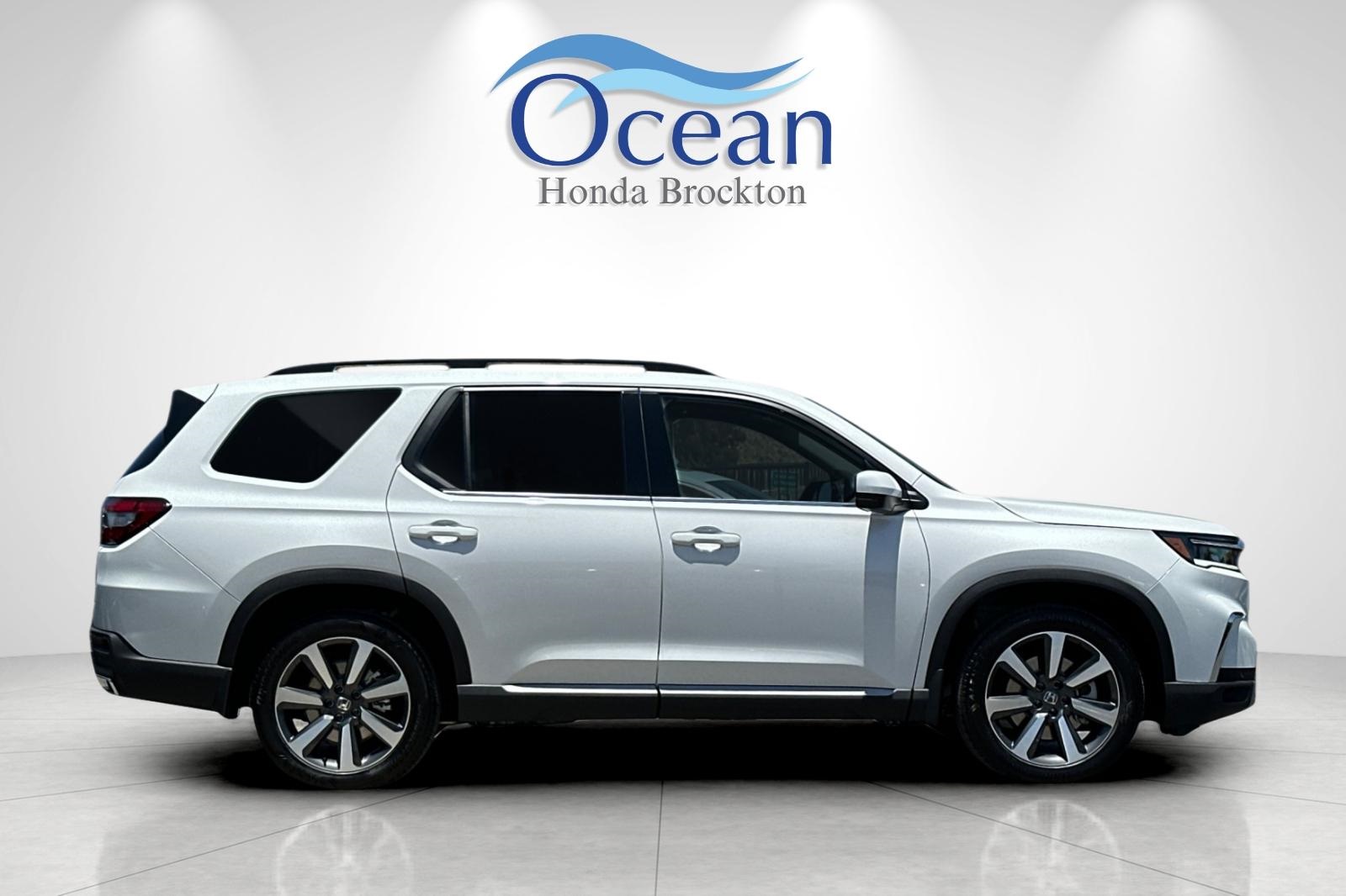 2025 Honda Pilot Touring photo 3
