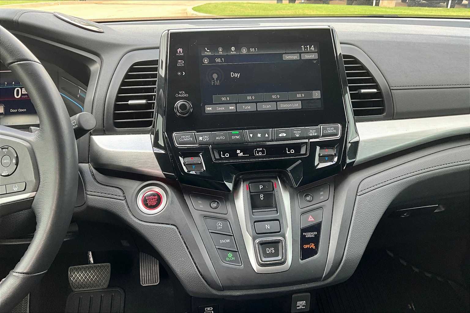 2024 Honda Odyssey Sport photo 6