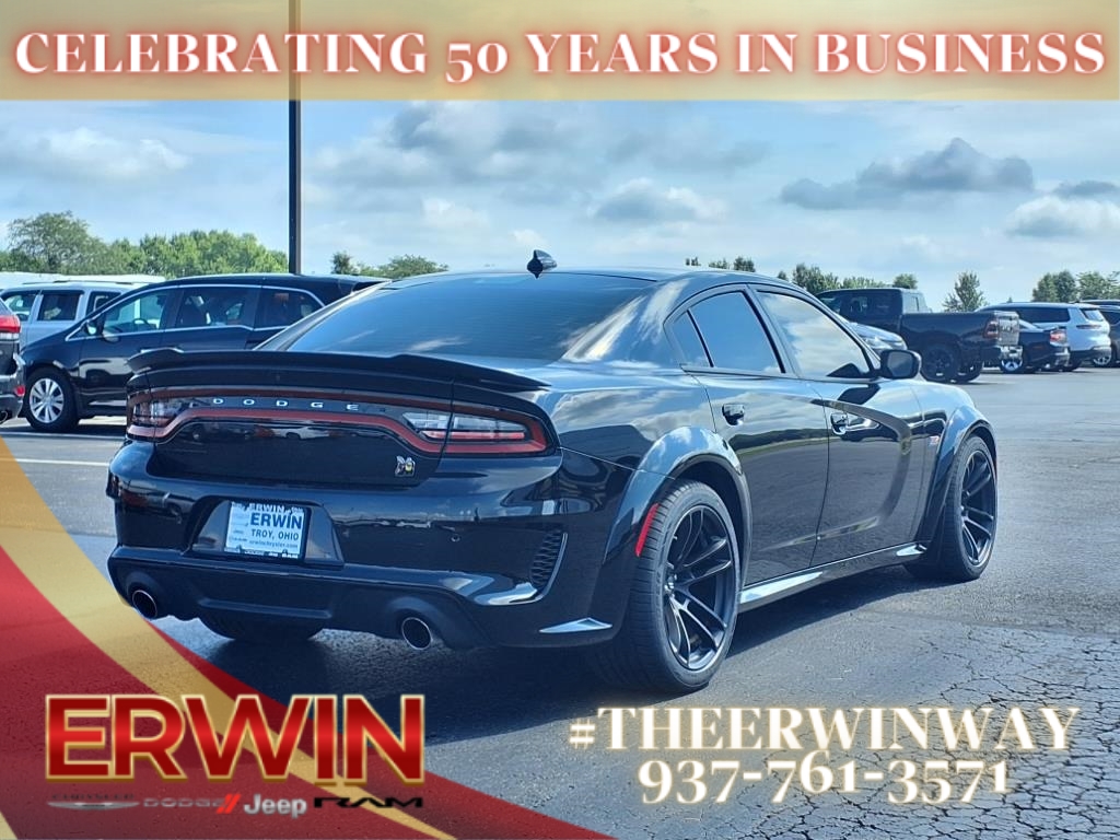 2023 Dodge Charger Scat Pack photo 2