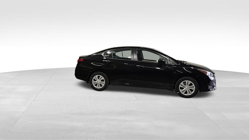 2025 Nissan Versa 1.6 S photo 6