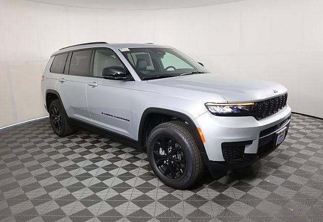 2025 Jeep Grand Cherokee Laredo Altitude photo 2