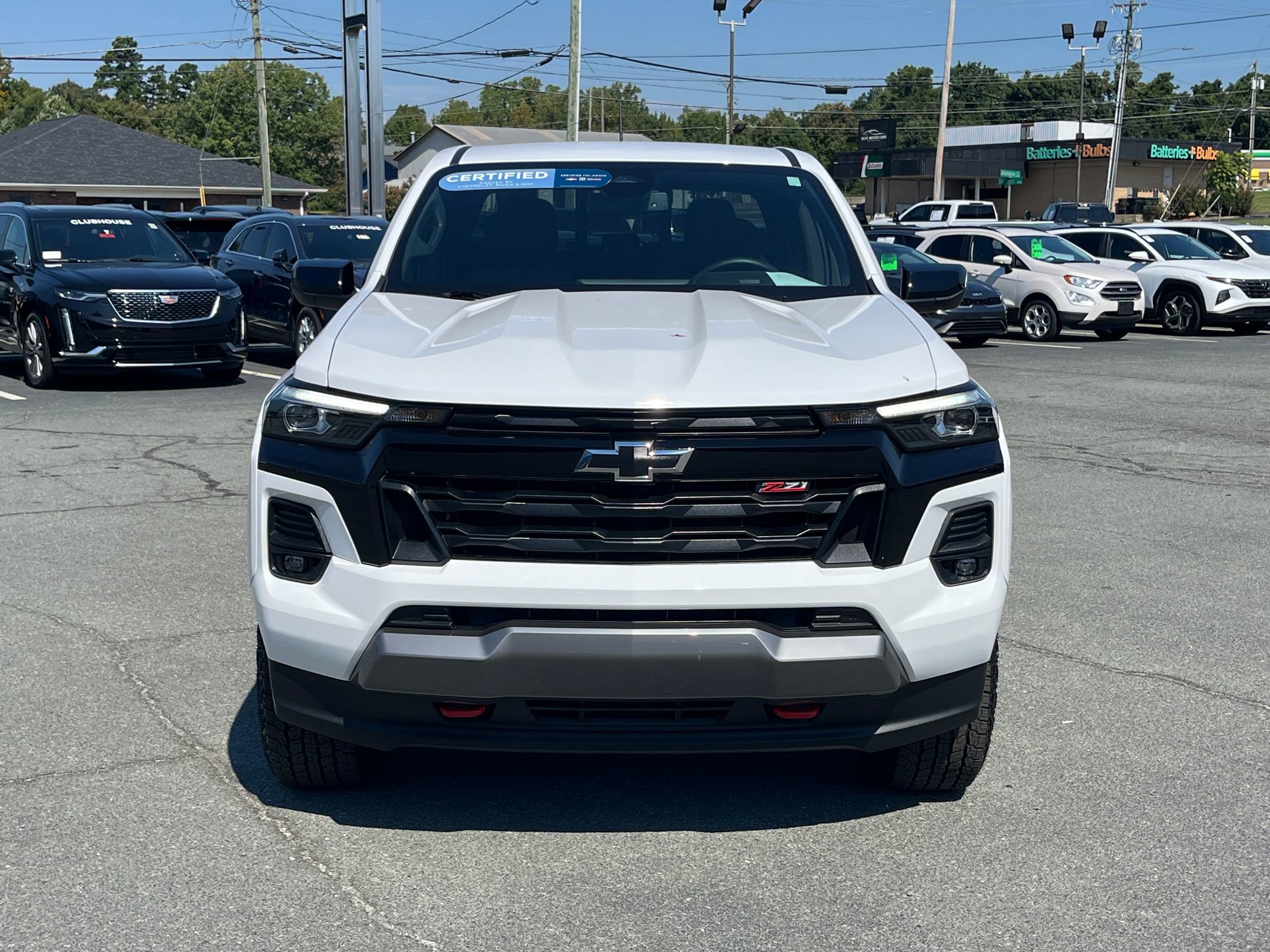 2023 Chevrolet Colorado Z71 photo 2