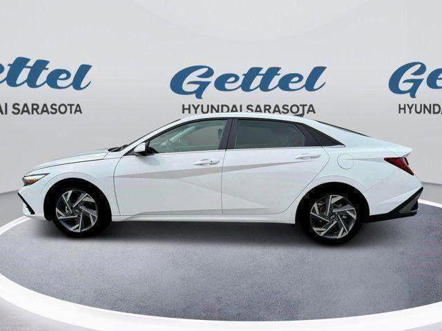 2025 Hyundai Elantra SEL Convenience photo 3