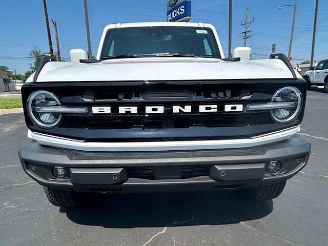 2025 Ford Bronco Outer Banks photo 18